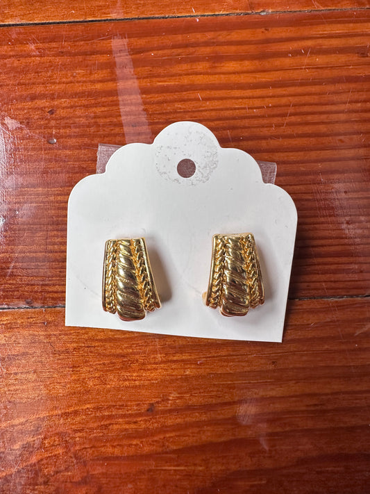 Gold vintage earrings