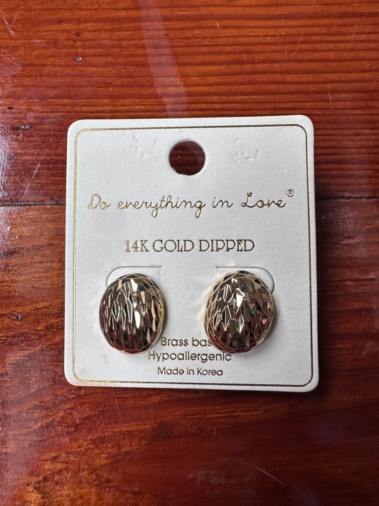 Oval speckled stud