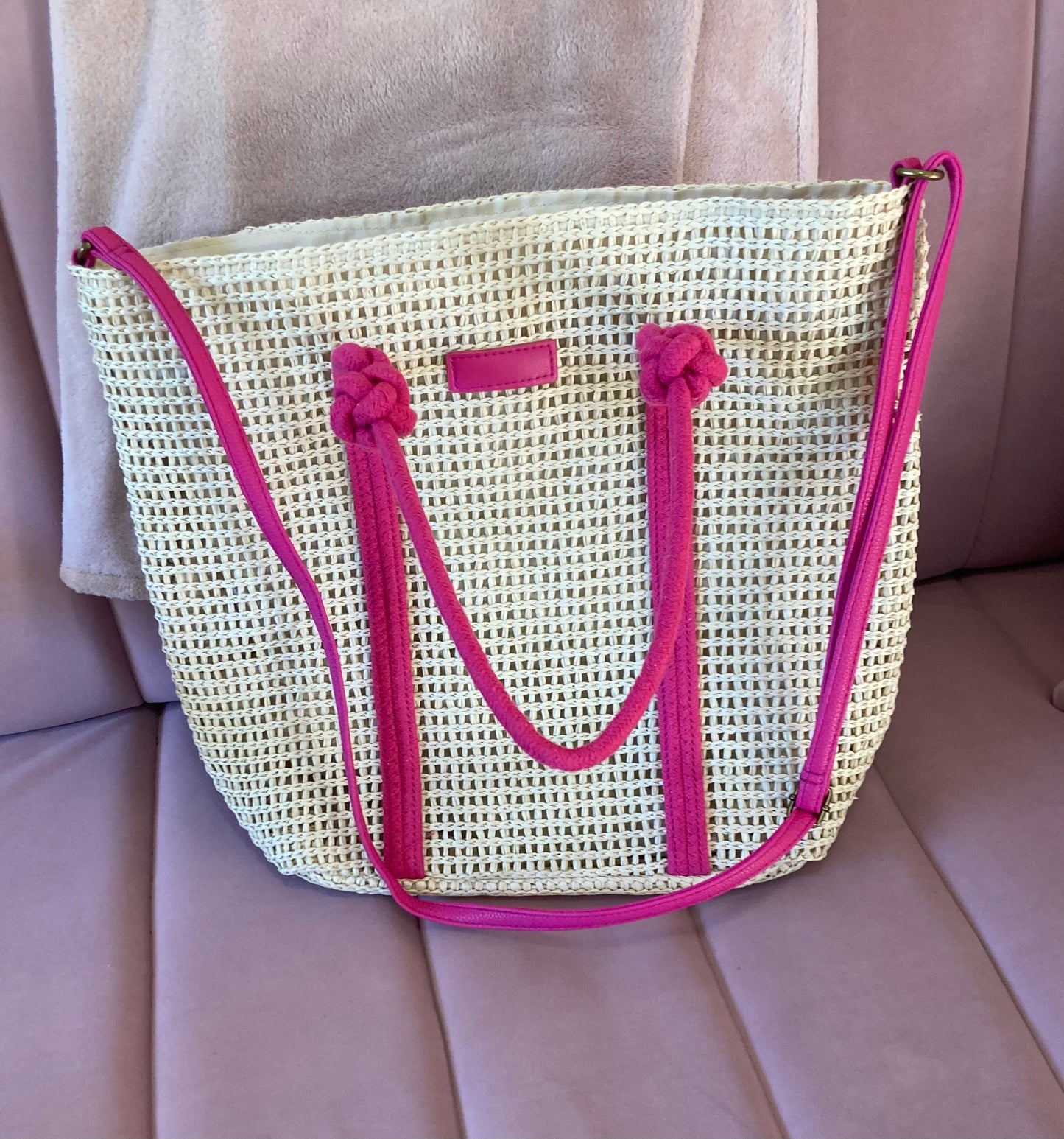 Straw tote w/ hot pink handles & crossbody strap