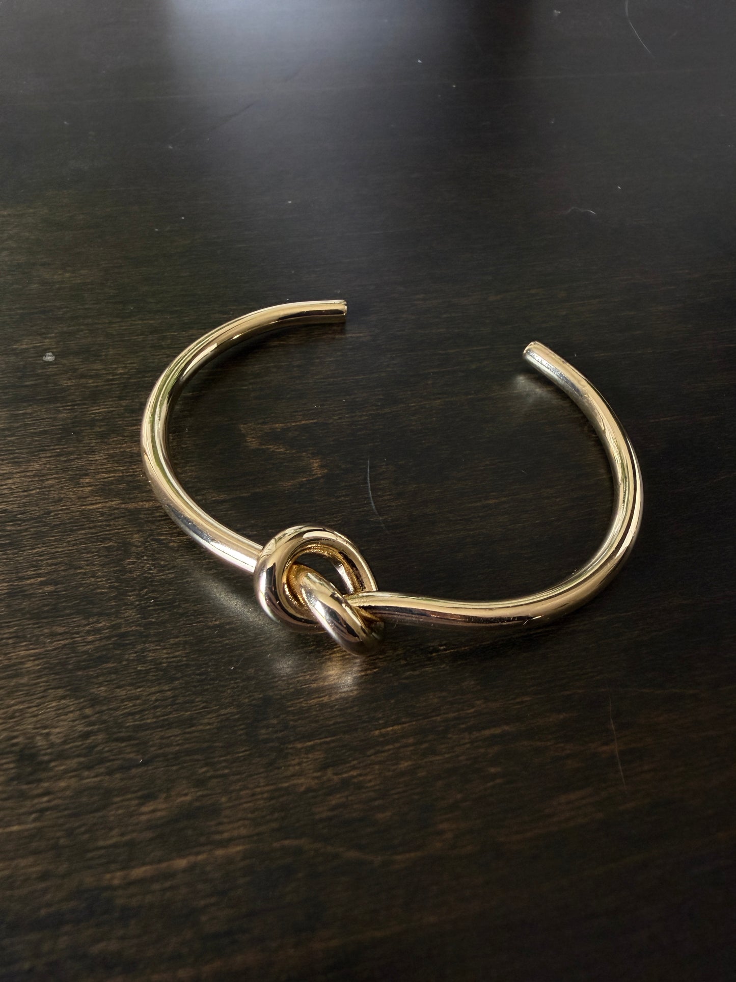Gold knot bracelet